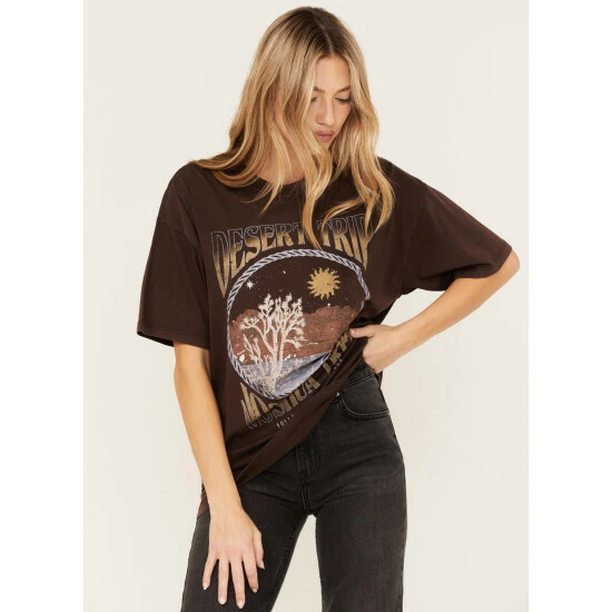 Hot Sale 🤩 Cleo + Wolf 👩 Women's Desert Trip Oversized Graphic Tee Chocolate 🌟 2 Hot Sale 🤩 Cleo + Wolf 👩 Women's Desert Trip Oversized Graphic Tee Chocolate 🌟 - Image 2