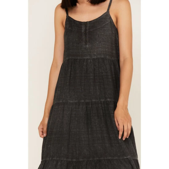 Buy ๐ Cleo + Wolf ๐ฉ Women's Tiered Relaxed Fit Midi ๐ Dress Black ๐ 2 Buy ๐ Cleo + Wolf ๐ฉ Women's Tiered Relaxed Fit Midi ๐ Dress Black ๐ - Image 2