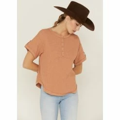 New ๐ Cleo + Wolf ๐ฉ Women's Relaxed Waffle Knit Henley Top Beige/khaki ๐