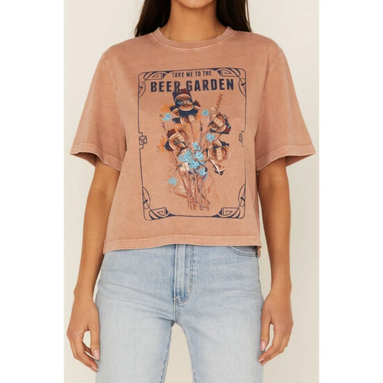 Best Sale 😉 Cleo + Wolf 👩 Women's Beer Garden Graphic Boxy Crop Tee Beige/khaki ✨ 3 Best Sale 😉 Cleo + Wolf 👩 Women's Beer Garden Graphic Boxy Crop Tee Beige/khaki ✨ - Image 3