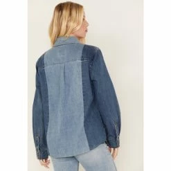 Promo 👍 Cleo + Wolf 👩 Women's Montana Avenue Two Tone Long Sleeve Denim Snap 👚 Shirt Medium Wash 😍 -Cleo & Wolf SHOP unnamed file 575