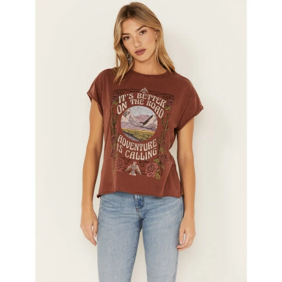 Wholesale ✨ Cleo + Wolf 👩 Women's Adventure Calling Graphic Tee Brandy Brown 👏 1 Wholesale ✨ Cleo + Wolf 👩 Women's Adventure Calling Graphic Tee Brandy Brown 👏